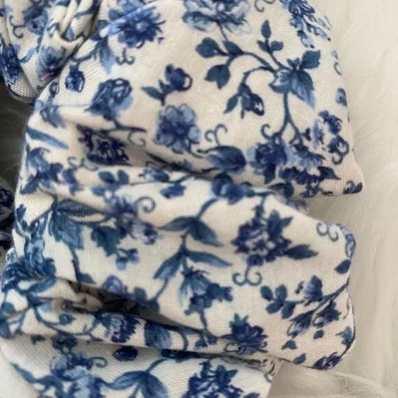 Floral Hair Scrunchie. Multicolor . Medium - Picture 5 of 6